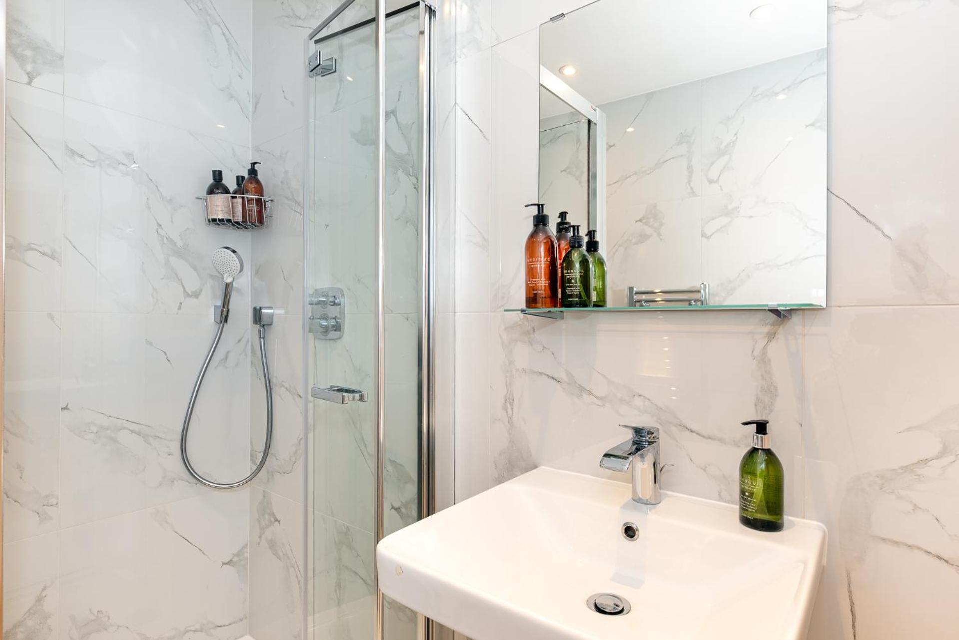 2-Bedroom Victorian Apartment In Kensington London Ngoại thất bức ảnh
